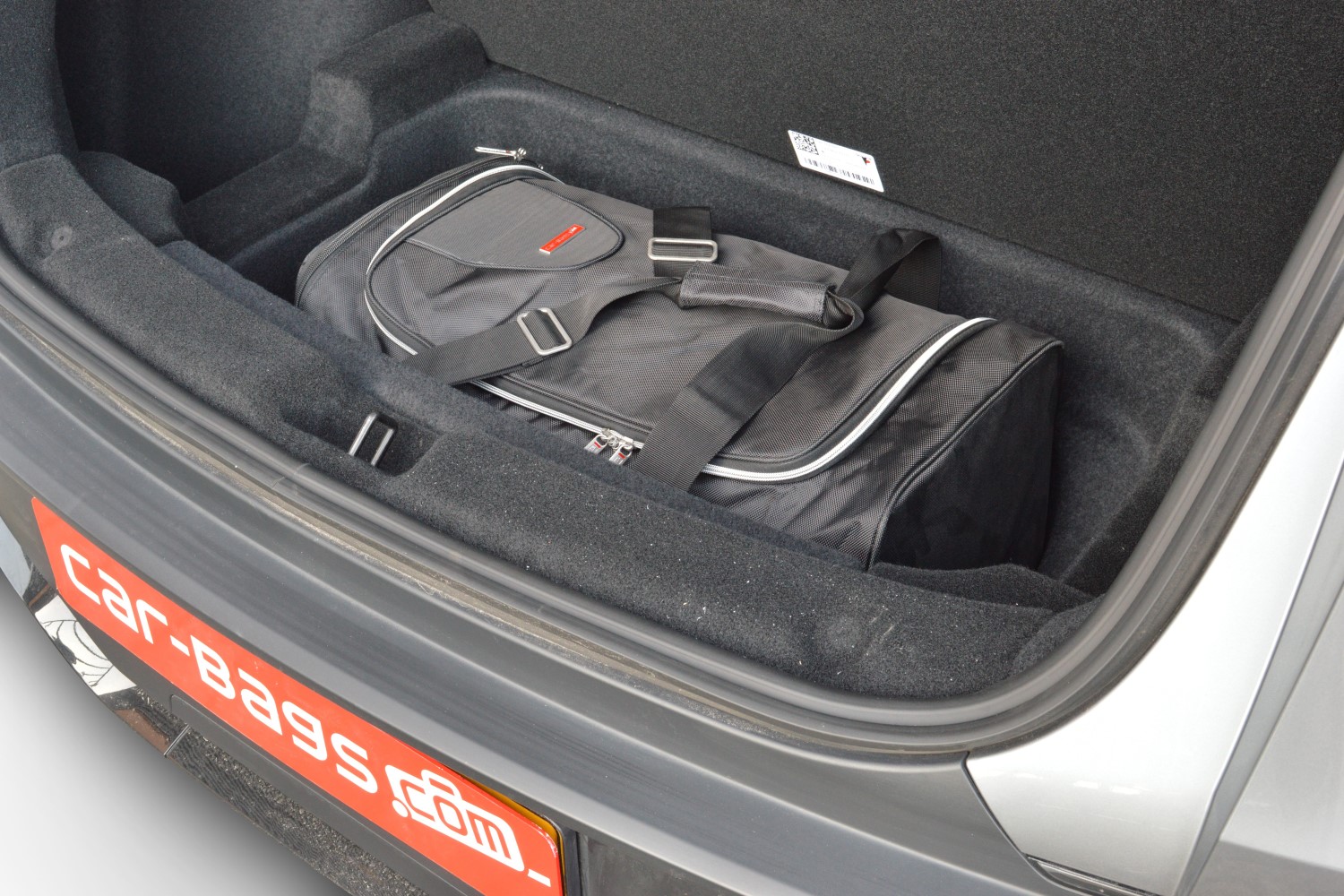 Boot travel bag suitable for Tesla Model Y 2025-present 5-door hatchback Original Boot travel bag suitable for Tesla Model Y 2025-present 5-door hatchback Original