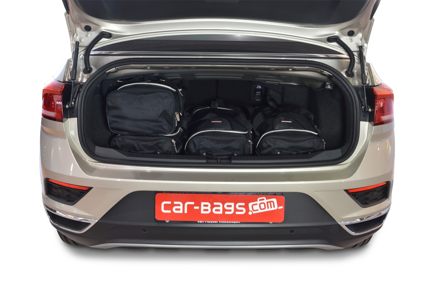 https://www.car-bags.com/images/stories/virtuemart/product/v14401s-vw-t-roc-cabrio-2019-car-bags-3.jpg